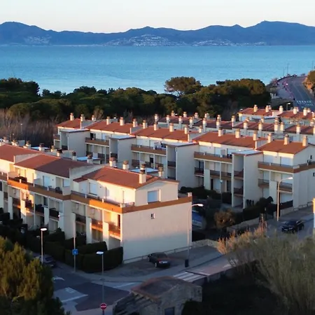 With Air Conditioning And Communal Pool Apartment *