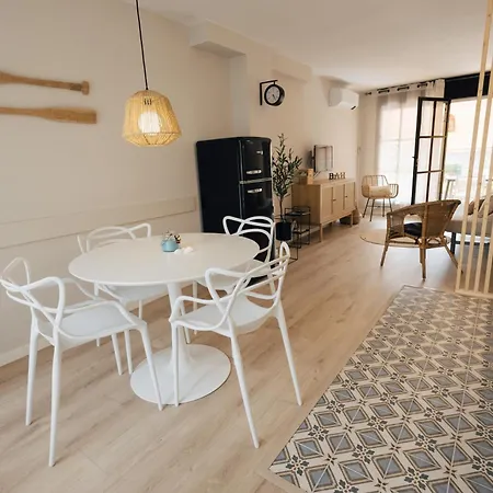 Apartment With Air Conditioning And Communal Pool *