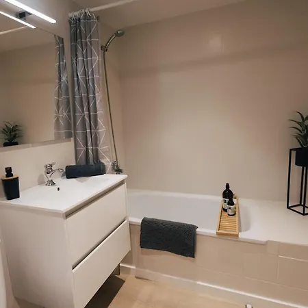With Air Conditioning And Communal Pool L'Escala