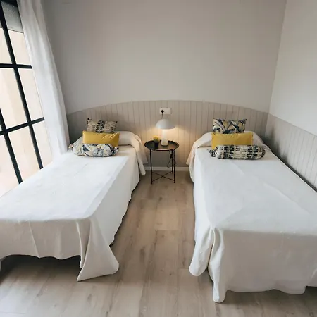 With Air Conditioning And Communal Pool Apartment *