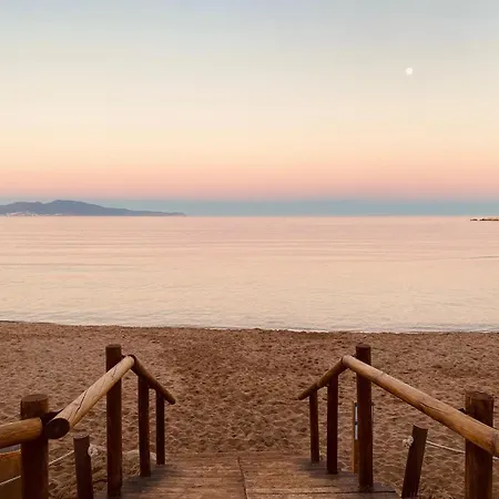 With Air Conditioning And Communal Pool Appartement L' Escala