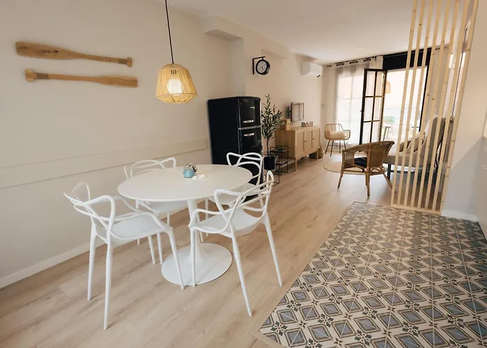 アパート With Air Conditioning And Communal Pool *